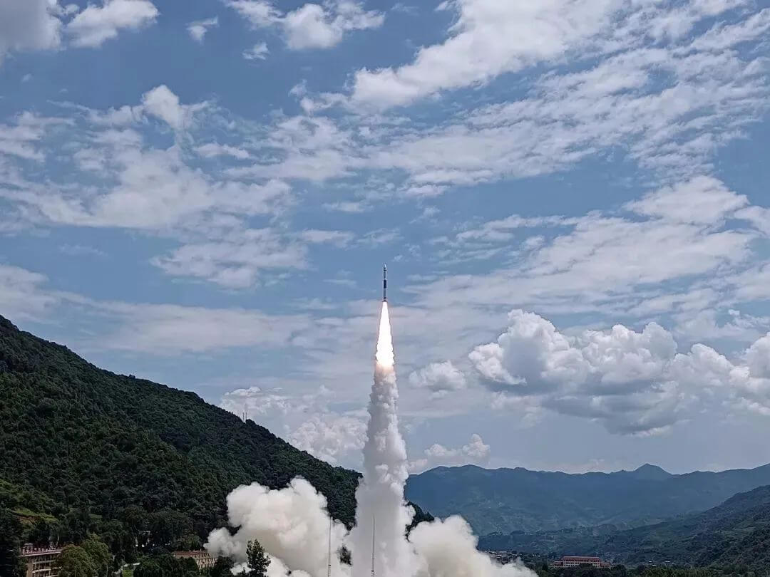 China has successfully launched the Hede III A~E satellites