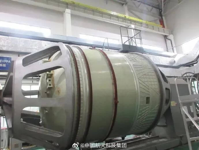 The first domestically developed 3.35-meter diameter single welded tube segment flying arrow storage tank has been successfully developed