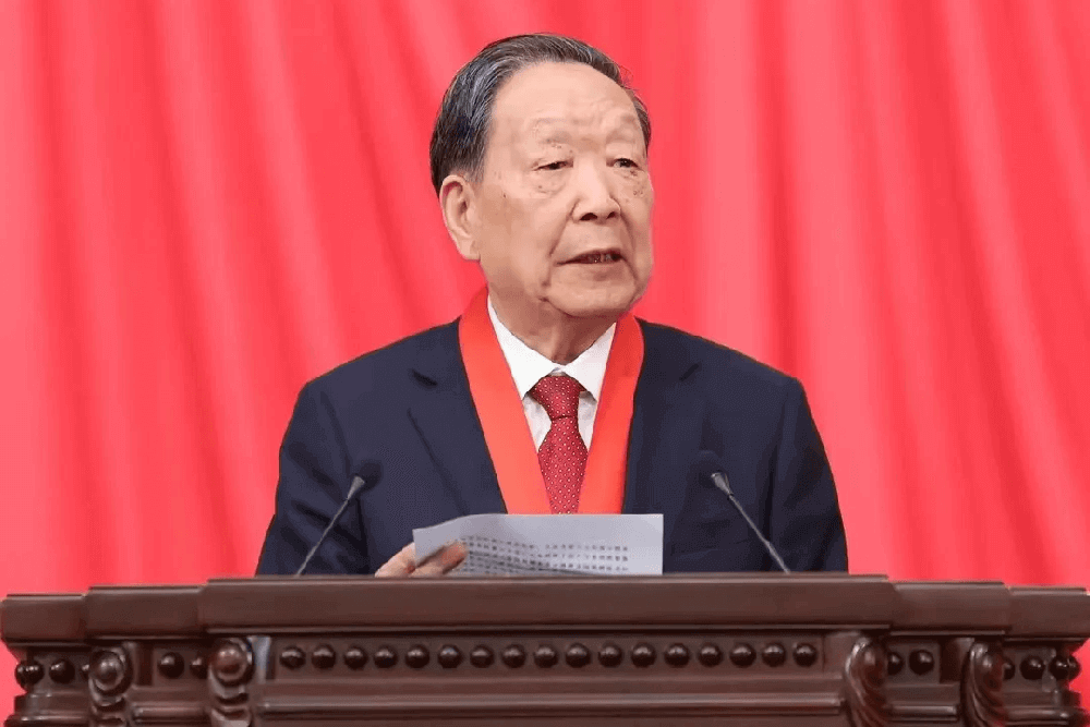 传承！“东方慧眼”是李德仁院士对陆海空间星座规划与运营领域自主创新的生动实践